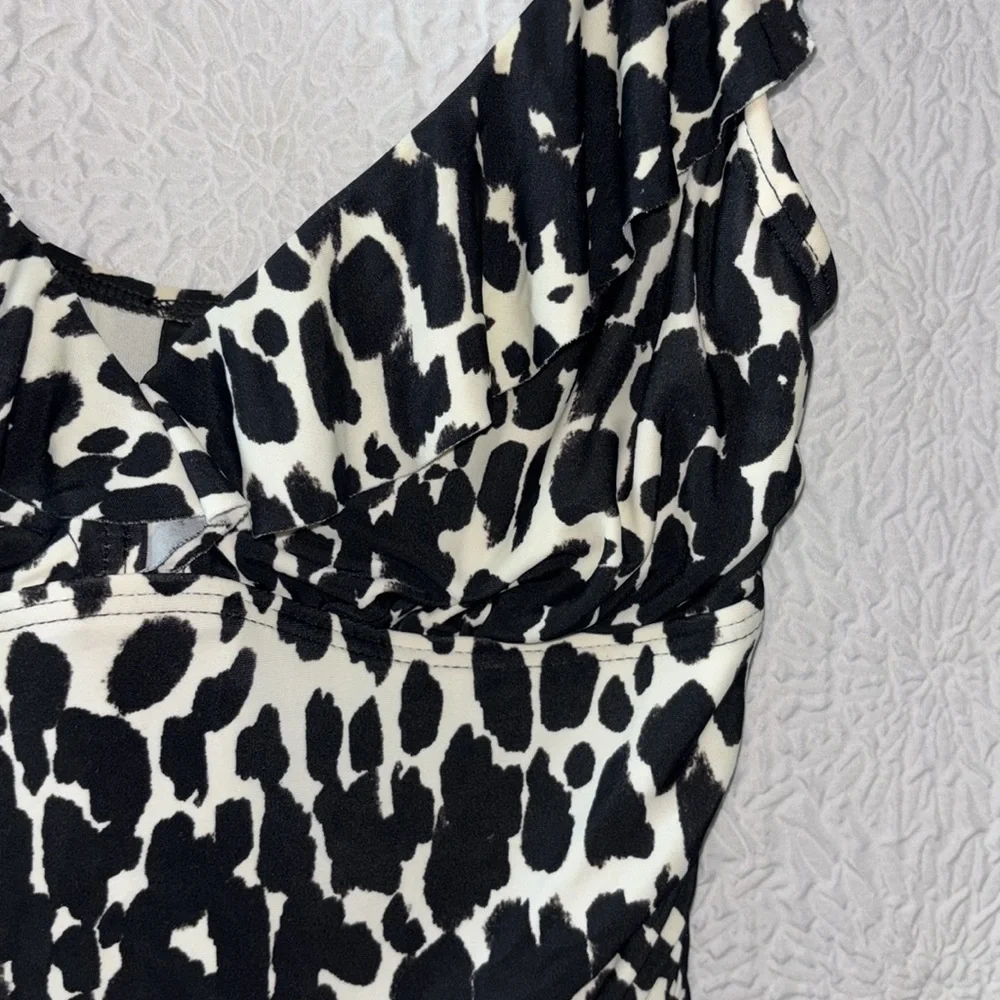 DKNY Animal Print Tummy Control Ruffled V-Neck One-Piece Swimsuit - Picture 5 of 12